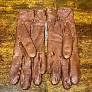 Grandoe genuine leather outer shell size Medium gloves chestnut color